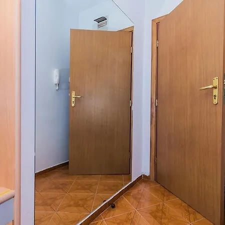Kristina Apartment Апартаменты