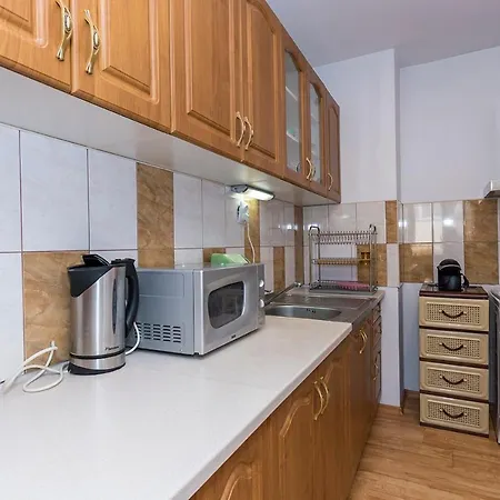 Kristina Apartment アパート *